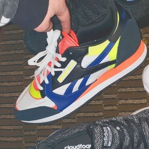 Mens sneakers size 9